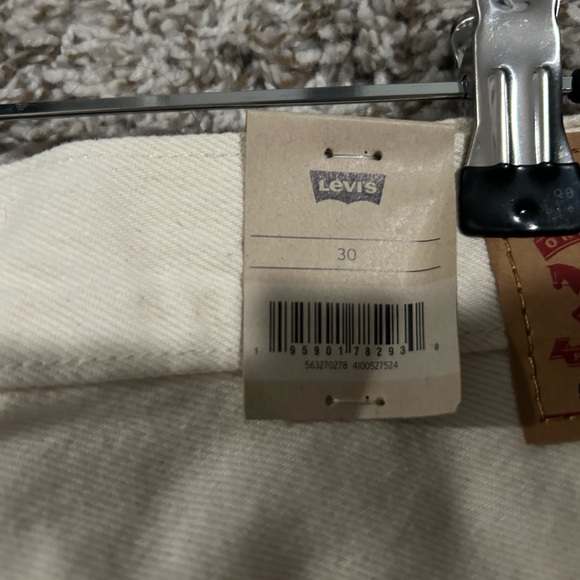 Levi 501 high jean shorts - Picture 7 of 13